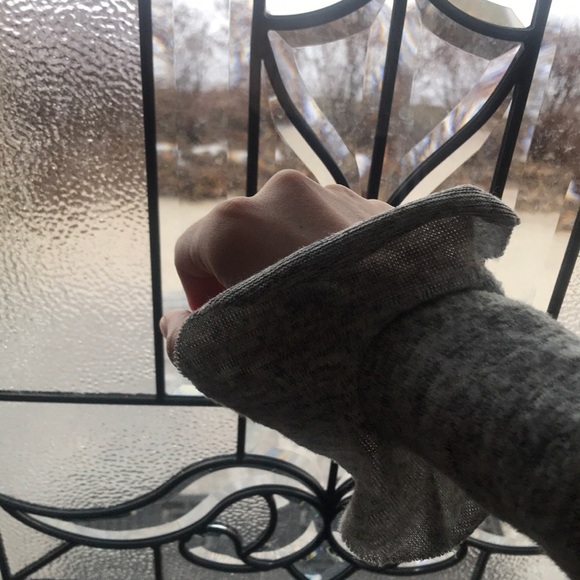 Forever21 Long sleeve crop top ✨ - Picture 3 of 5